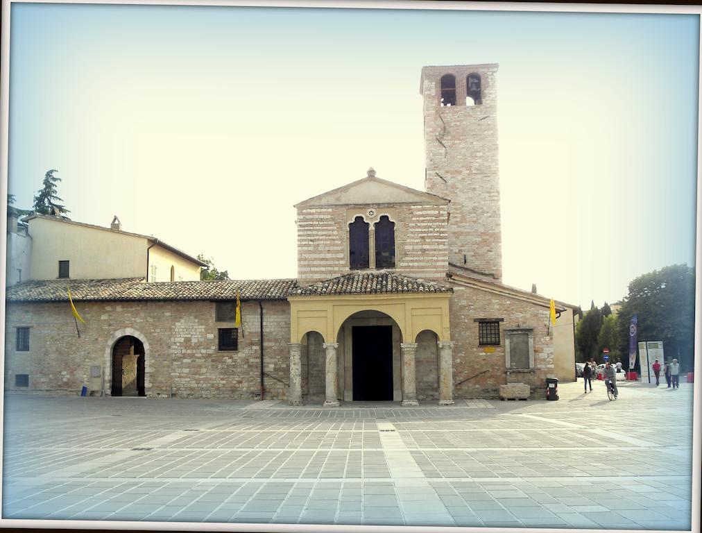 Residenza Mazzini โฟลีโญ ภายนอก รูปภาพ